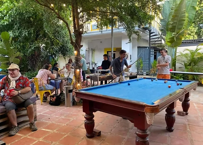 Hostel Revolution Siem Reap