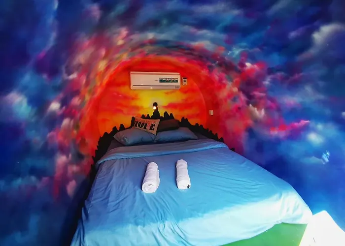 Revolution Hostel *